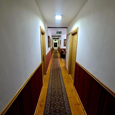 Hotel Armenopolis Gherla Esterno foto