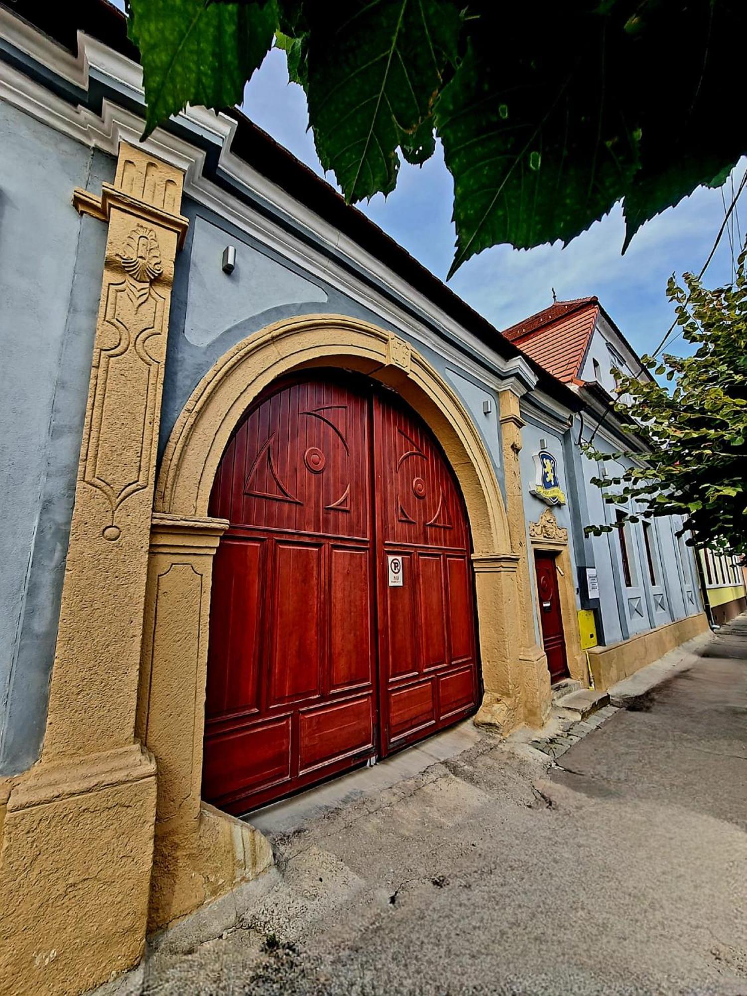 Hotel Armenopolis Gherla Esterno foto