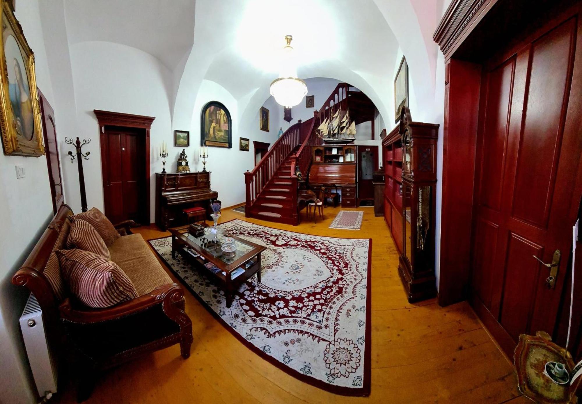 Hotel Armenopolis Gherla Esterno foto