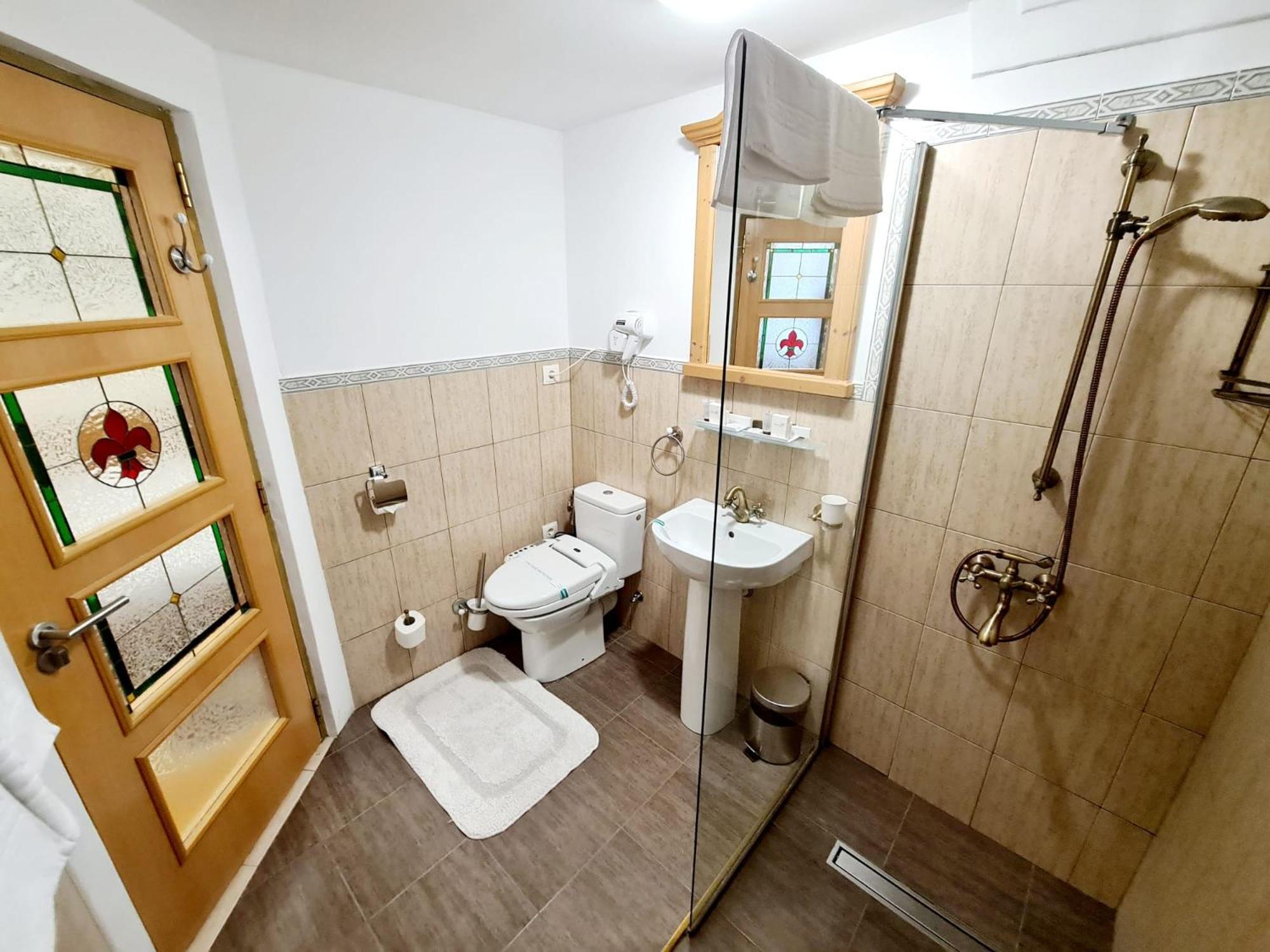 Hotel Armenopolis Gherla Esterno foto