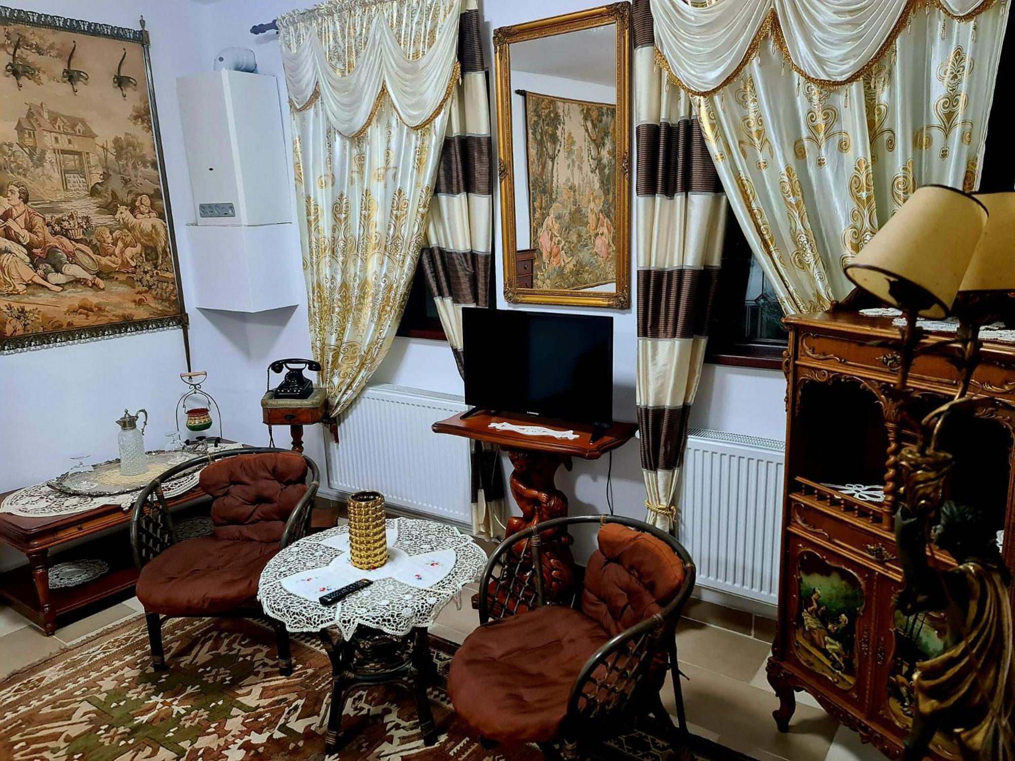 Hotel Armenopolis Gherla Esterno foto