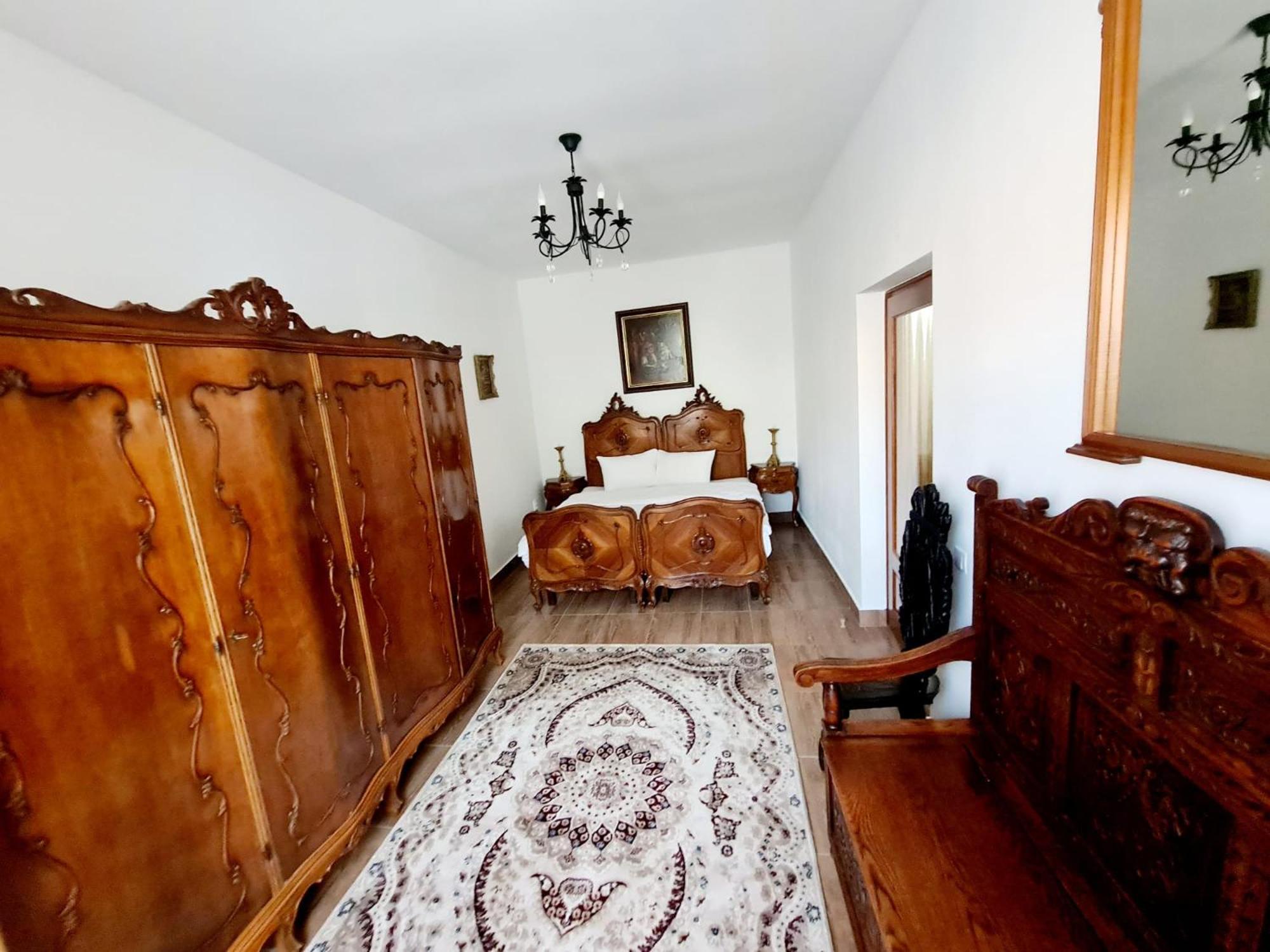 Hotel Armenopolis Gherla Esterno foto